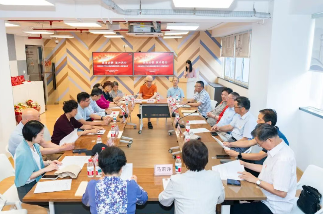 “银青共耕·振兴同行”老干部带领青年共学习暨2026年新党员入党宣誓仪式举行