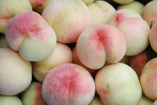 申凤大团蜜露桃上海团凤农业科技有限公司